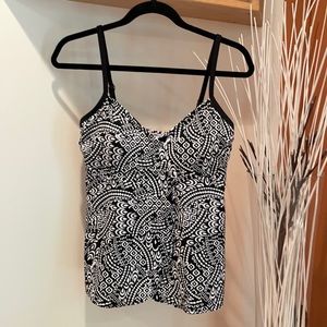 🕶Jantzen Black & White tankini top